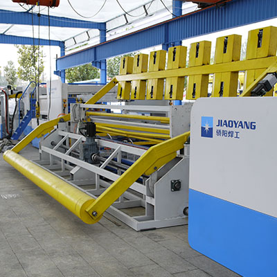 Full automatic reinforcing mesh production line