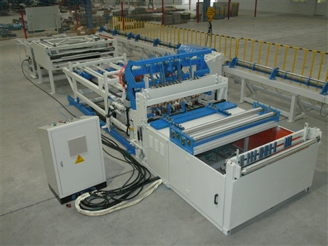 Poultry cage mesh welding machine